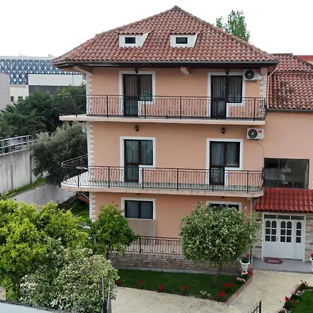 Διαμέρισμα Arlis - Near North And South Terminal *