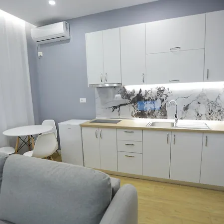 Arlis - Near North And South Terminal * טיראנה