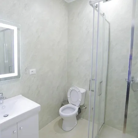 Apartament Arlis - Near North And South Terminal
