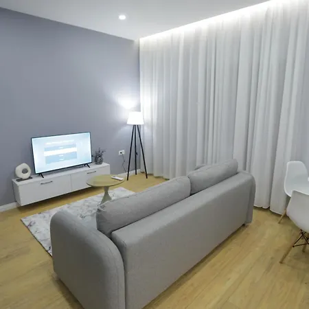 Apartament Arlis - Near North And South Terminal *