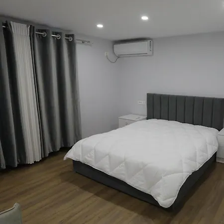 Arlis - Near North And South Terminal *