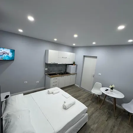 דירה Arlis - Near North And South Terminal טיראנה